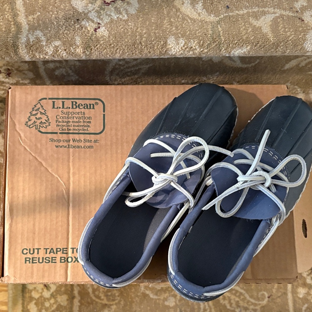 L.L. Bean Original Women’s Purple Sunset Duck Moc Size 10 NWT